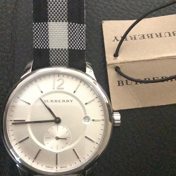 Authentic Burberry Watch - Picture 2 of 8